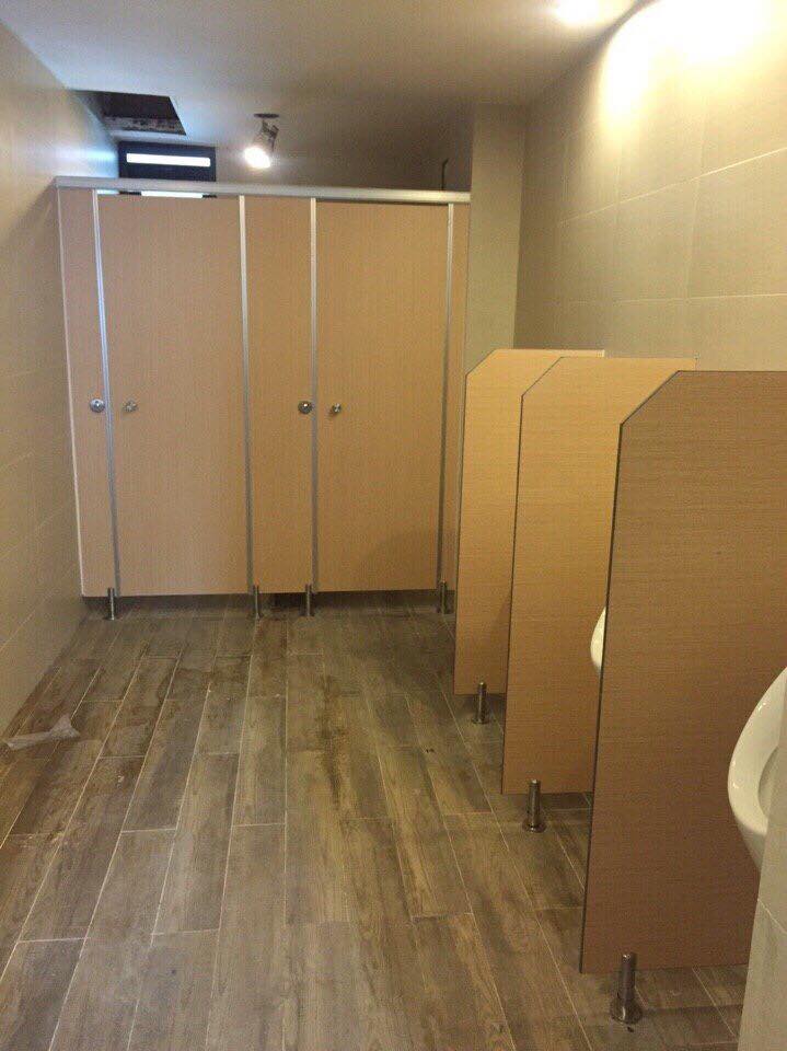 Vách ngăn vệ sinh compact HPL và những...