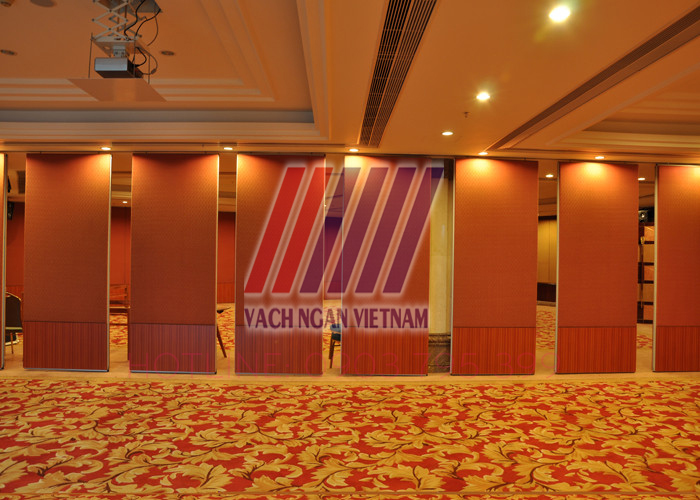 Vách Ngăn Di Động Cao Cấp Cho Nhà Hàng