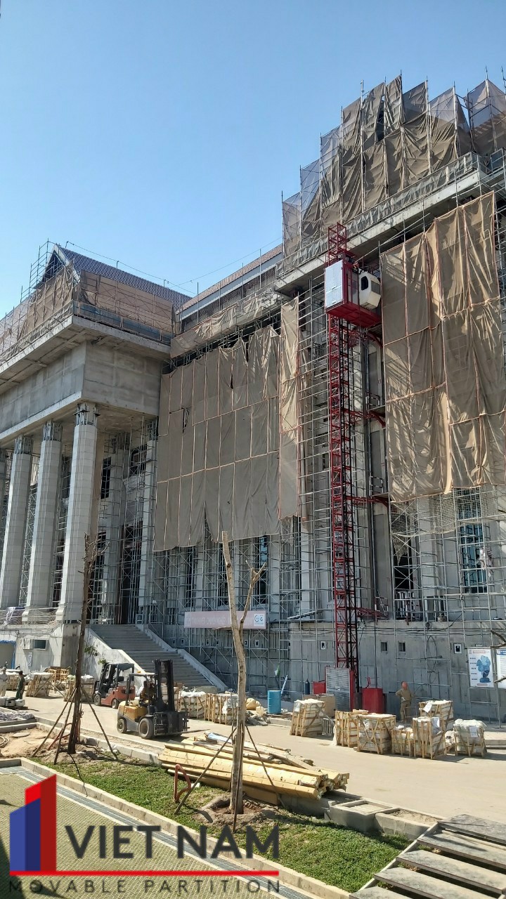 Dự án lắp dựng hệ gia cố ray treo vách ngăn di động cho tòa nhà Quốc Hội Lào.