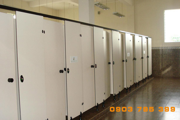 Lắp Đặt Vách Ngăn Vệ Sinh Compact HPL Sân Bay Cần Thơ
